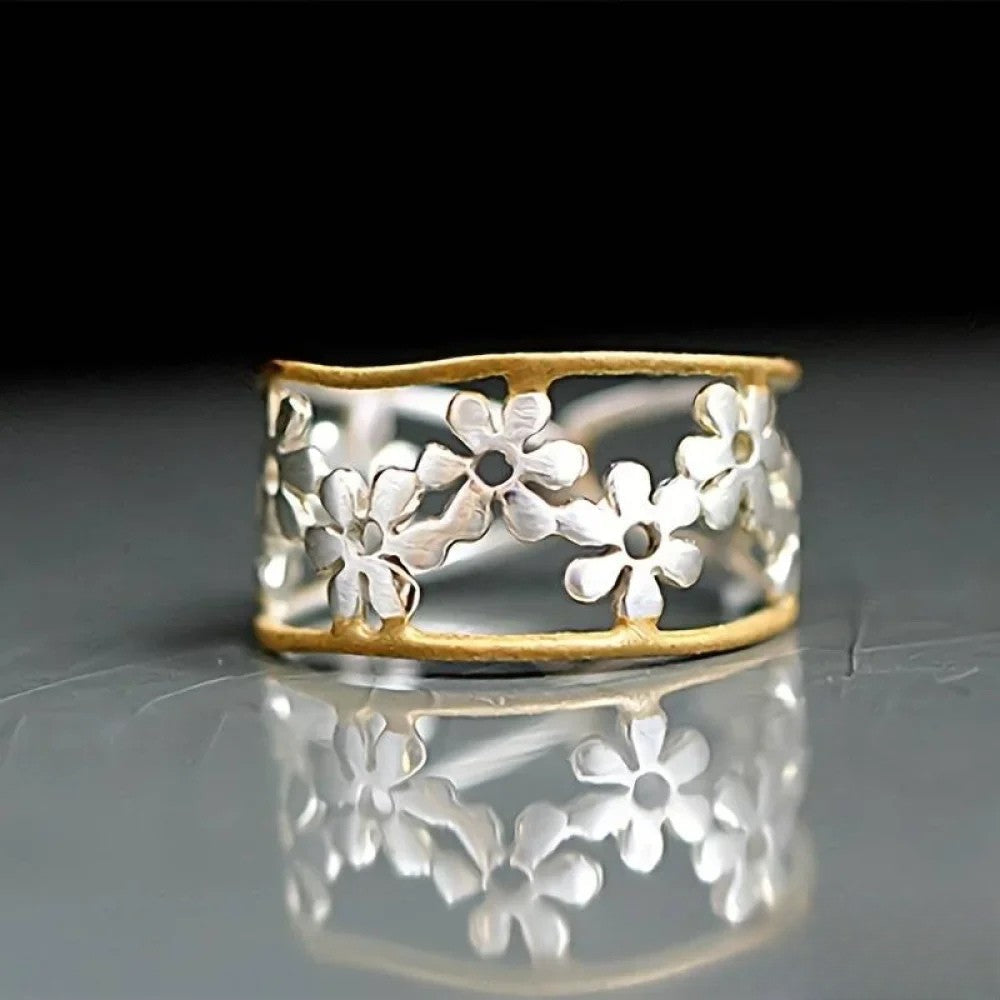 Anel de flores irregular com padrão oco