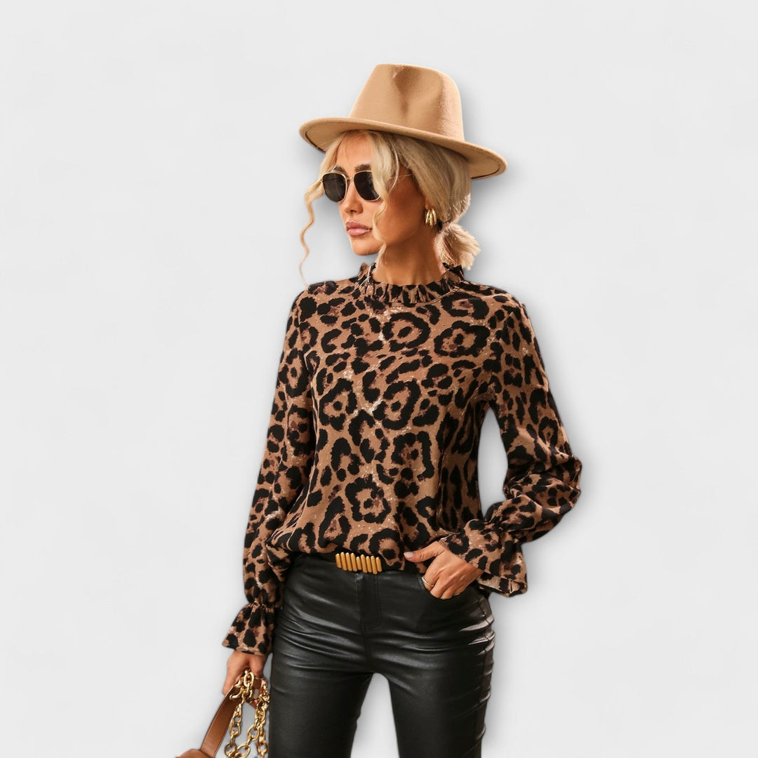 Joana - Blusa leopardo com gola plissada