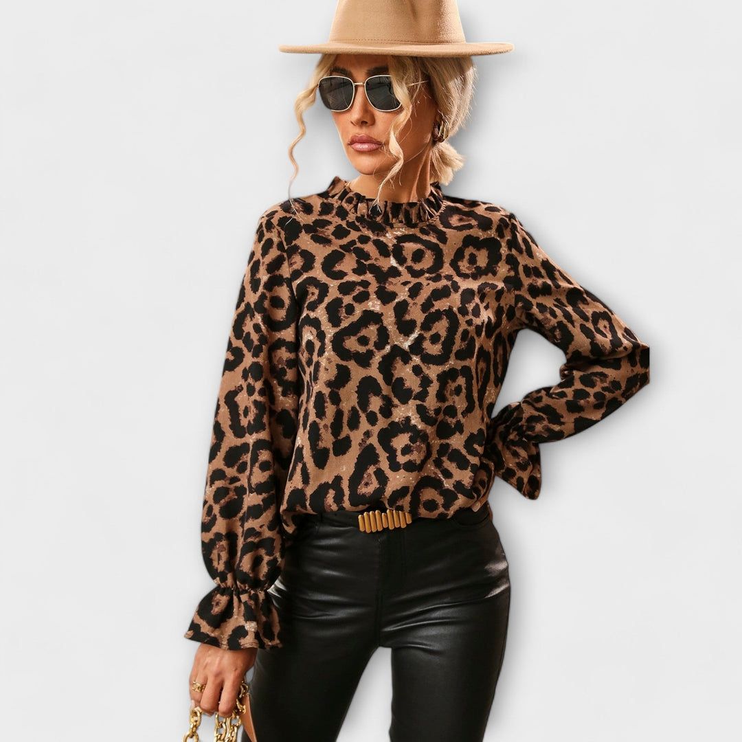 Joana - Blusa leopardo com gola plissada