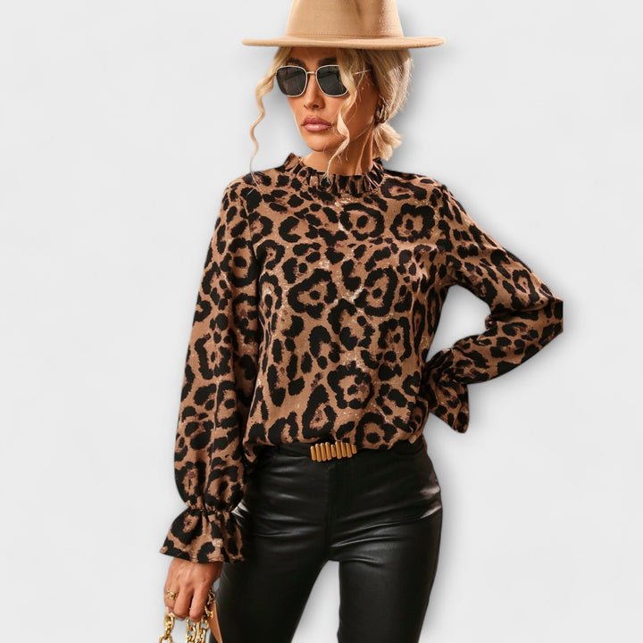 Joana - Blusa leopardo com gola plissada