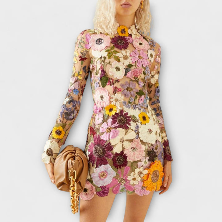 Dolores - Vestido com padrão de flores 3D