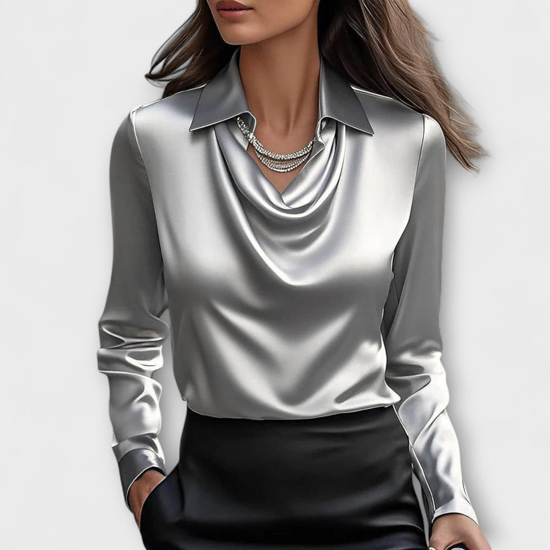Blusa brilhante com gola franzida
