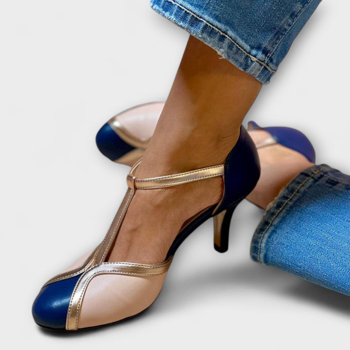 Alessia – Elegância T-Strap Bicolor