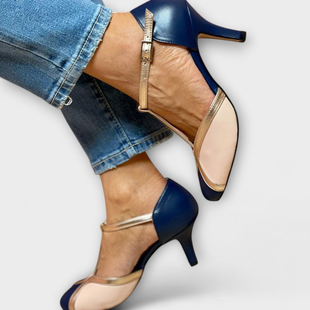 Alessia – Elegância T-Strap Bicolor