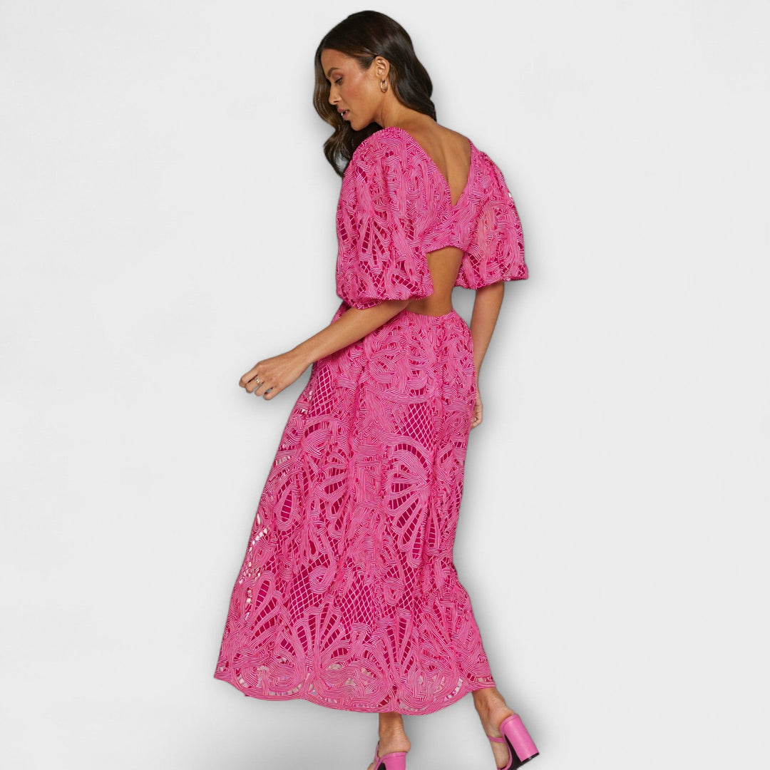 Vestido elegante com detalhes delicados