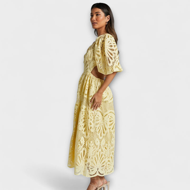 Vestido elegante com detalhes delicados