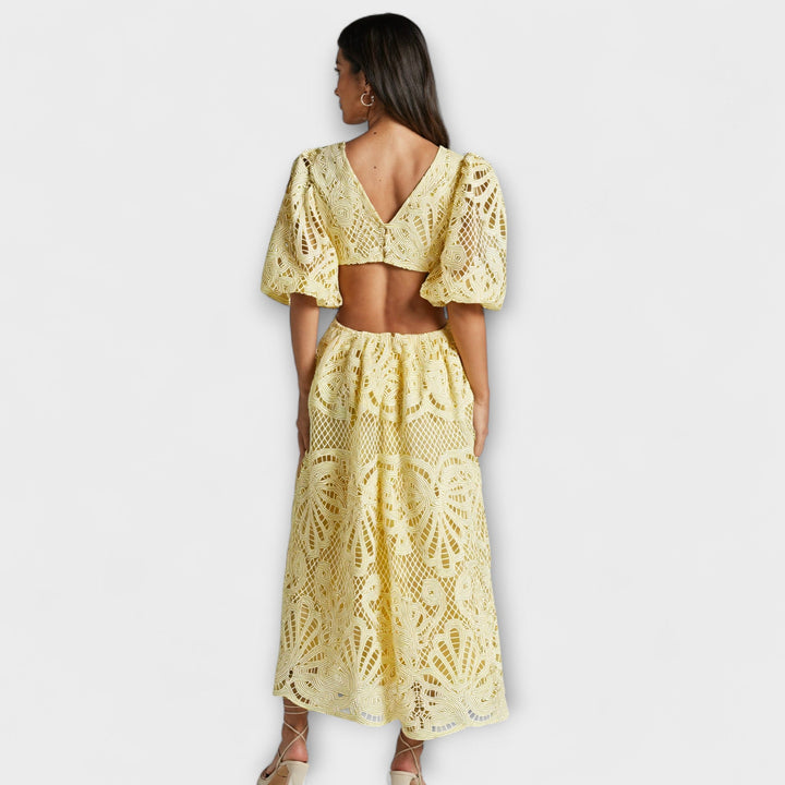 Vestido elegante com detalhes delicados