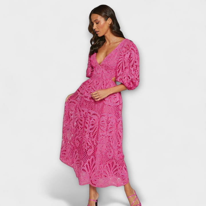 Vestido elegante com detalhes delicados