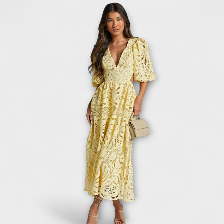 Vestido elegante com detalhes delicados