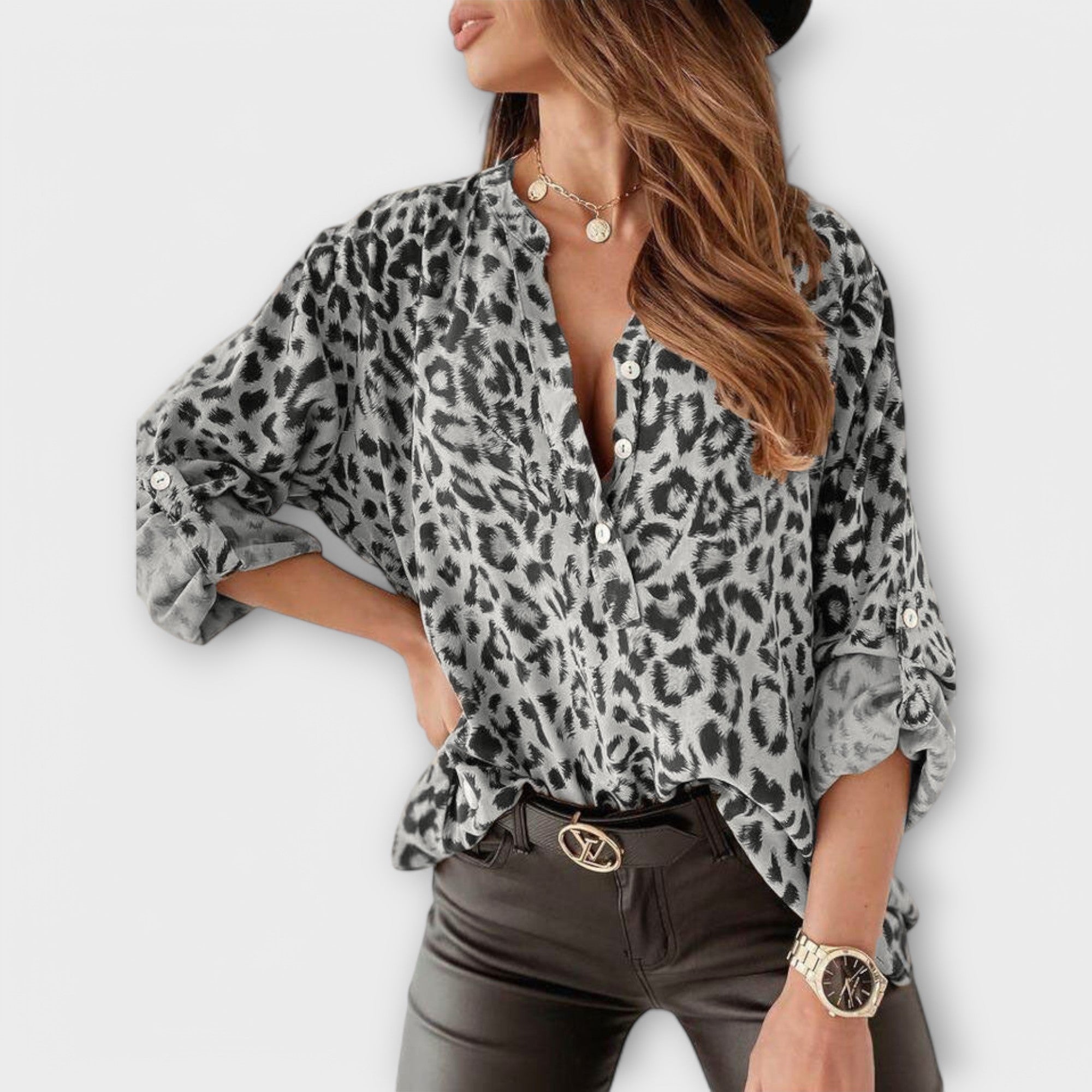Blusa elegante com padrão de leopardo