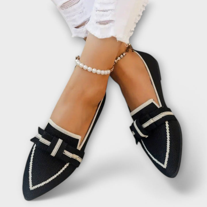 Sapatos planos femininos com design em nó