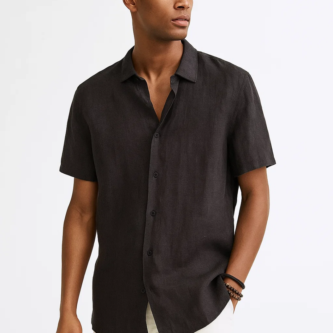 Camisa de Botão com Colarinho Aberto e Manga Curta Arejada