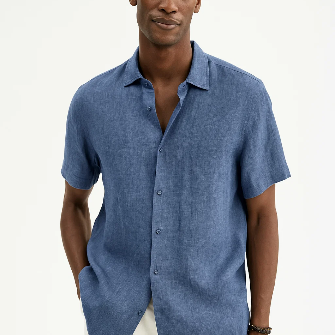 Camisa de Botão com Colarinho Aberto e Manga Curta Arejada