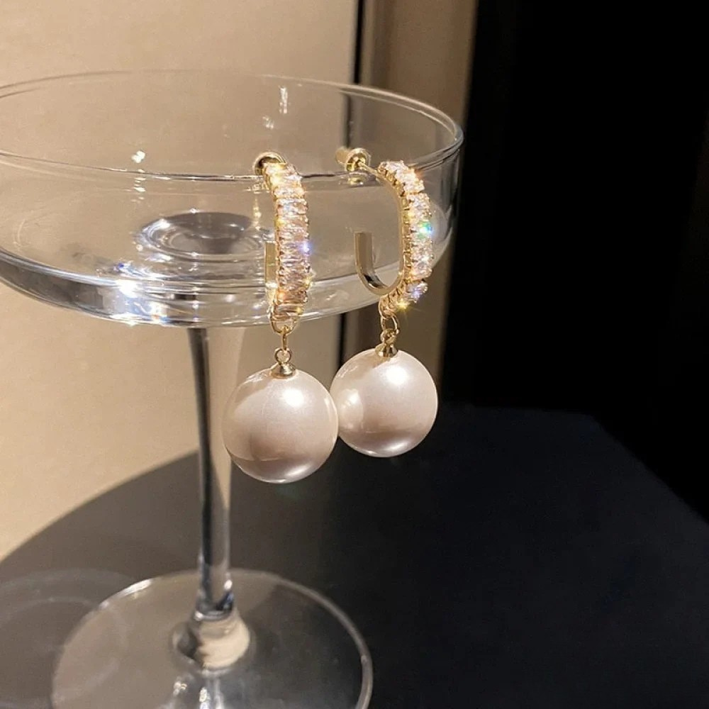 Brincos Elegantes com Pérolas e Zircônias
