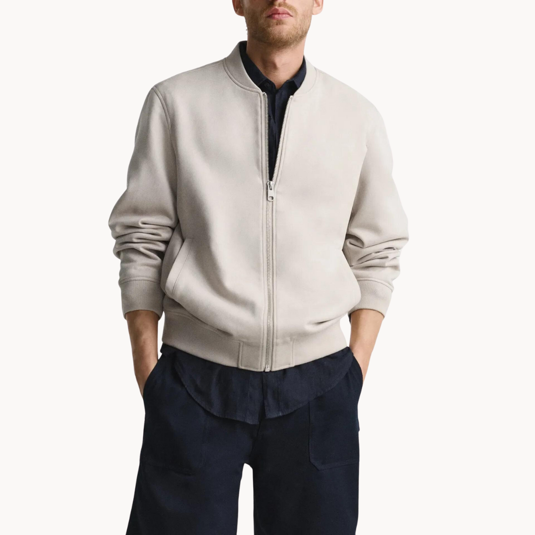 Casaco - Silhueta Clássica com Tecido Suave e Conforto em Movimento