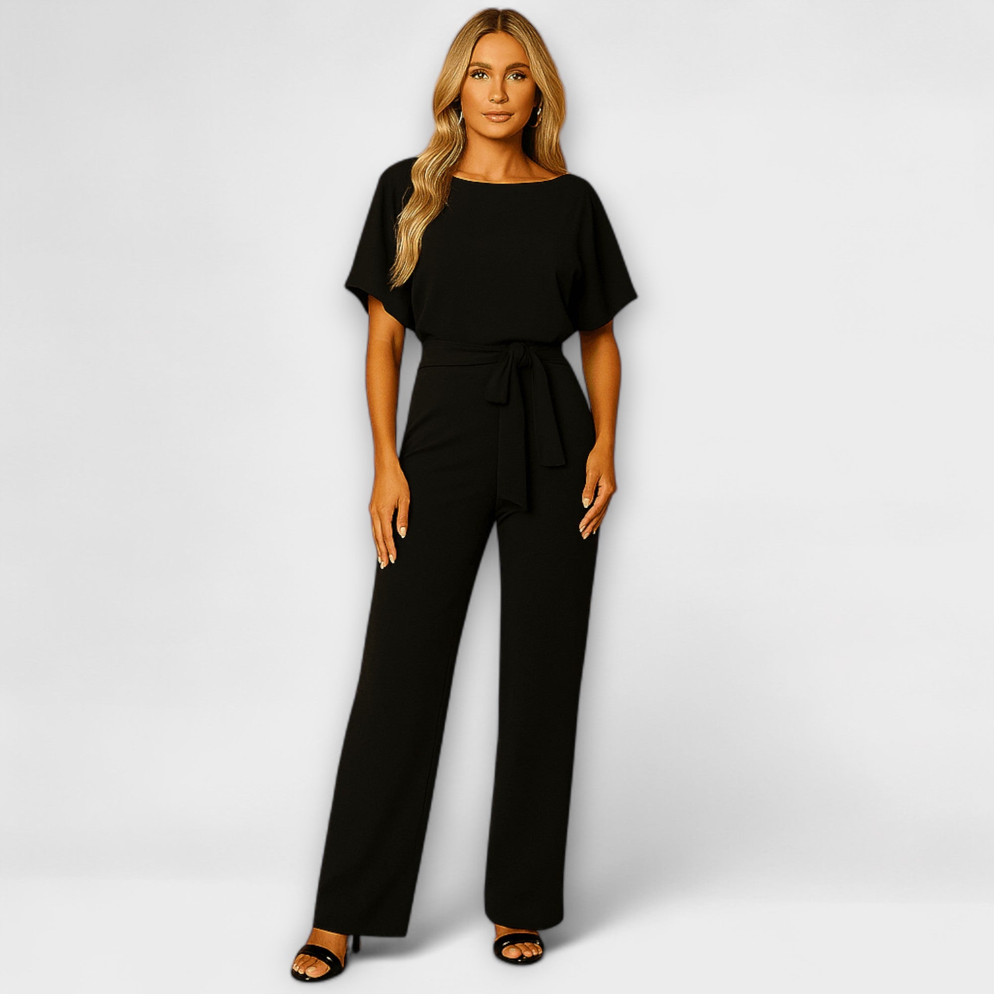 Mira - Macacão Feminino com Cinto de Laço