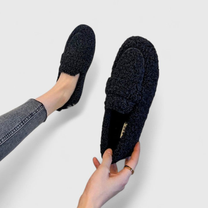 Chinelos Solenne - Elegância em Casa com Conforto Aconchegante