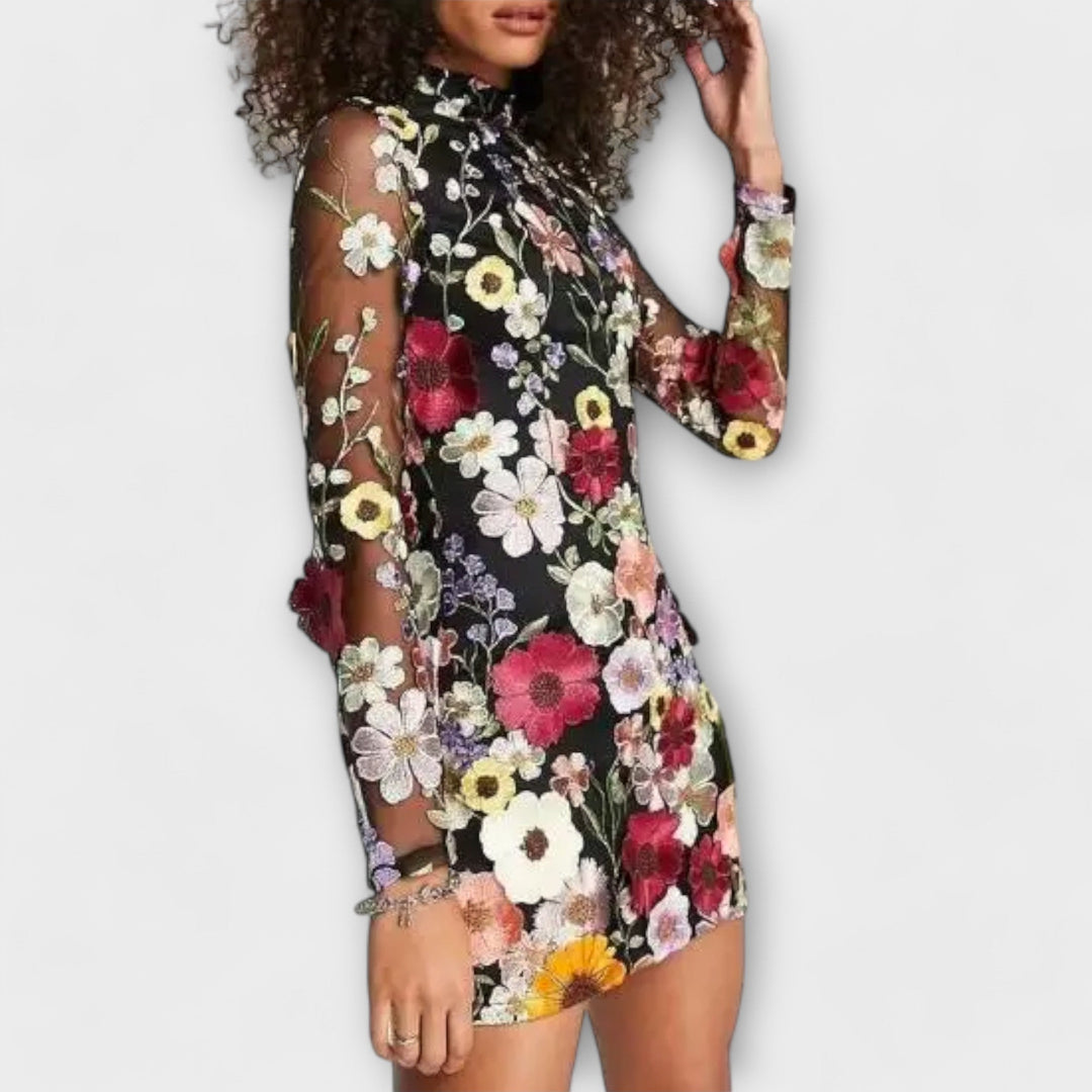 Dolores - Vestido com padrão de flores 3D