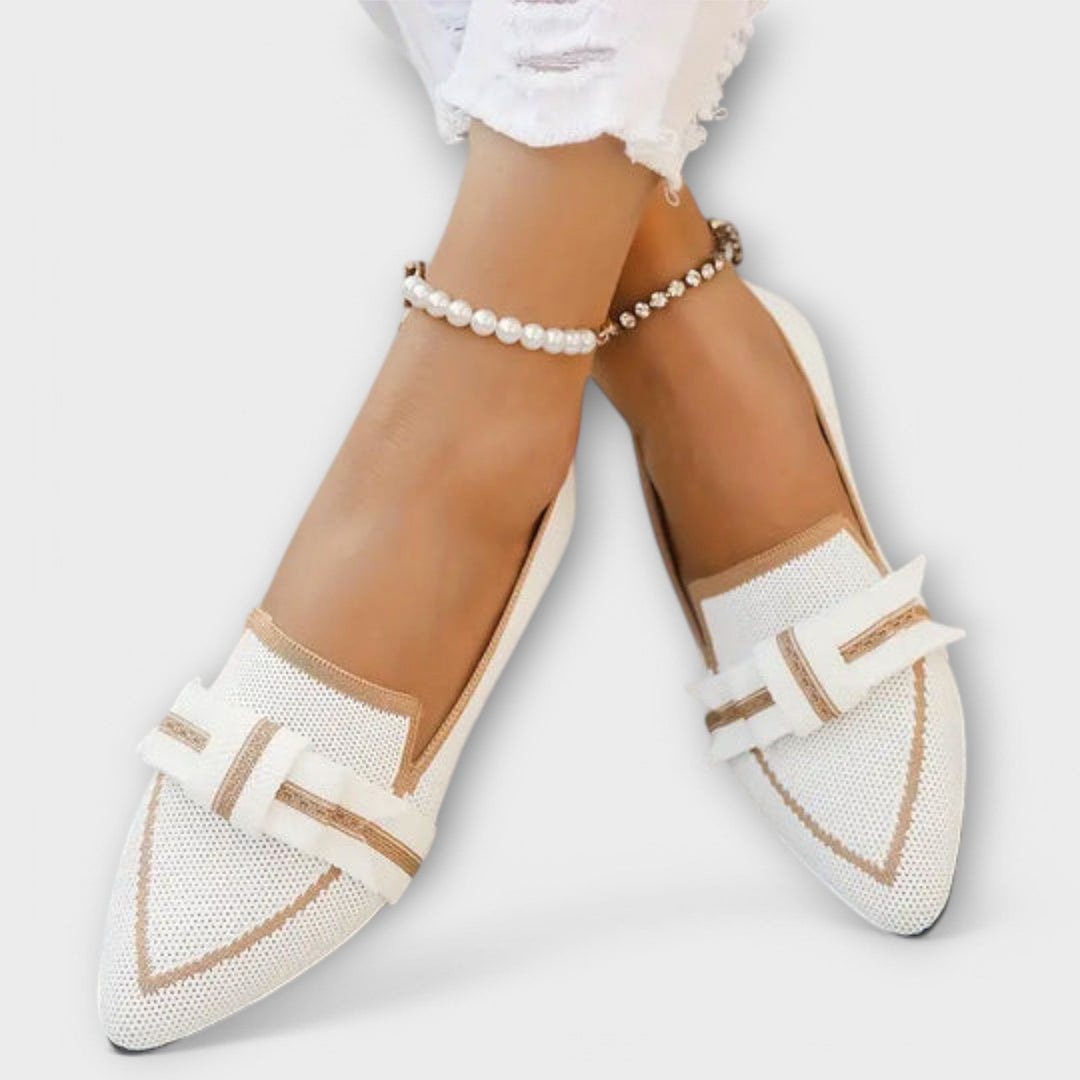 Sapatos planos femininos com design em nó