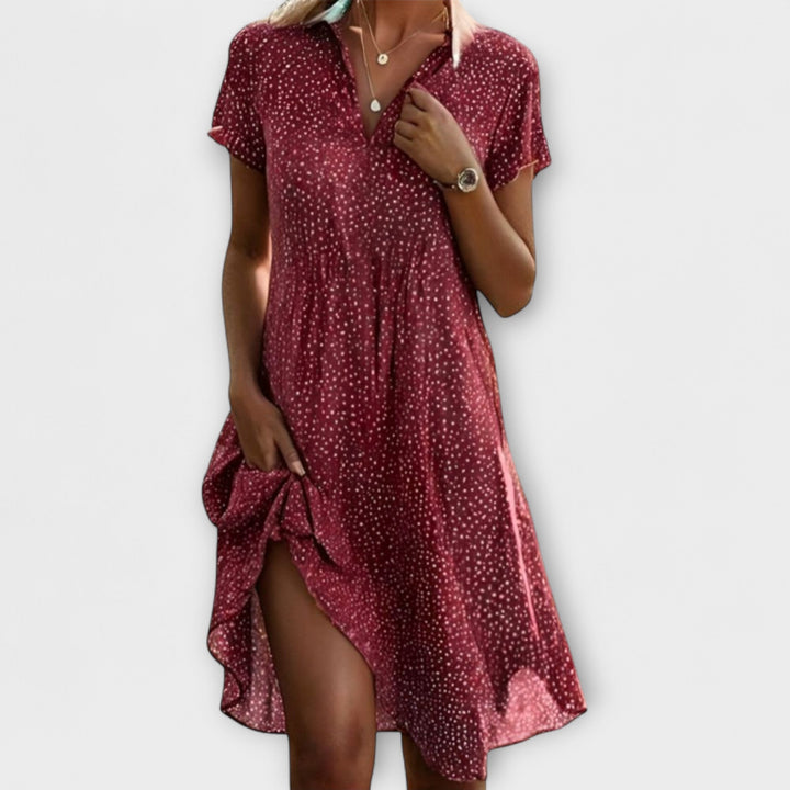 Sofia - Vestido de Verão Fluido com Look Atemporal