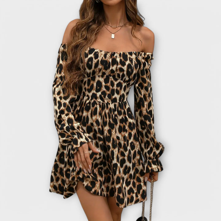 Vestido encantador com estampado de leopardo